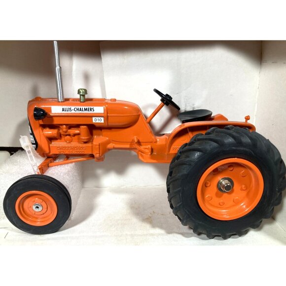 Spec-Cast Allis-Chalmers D10 Crossroads 2000 Tractor CUST 687 1/16 NIB READ - Picture 2 of 14